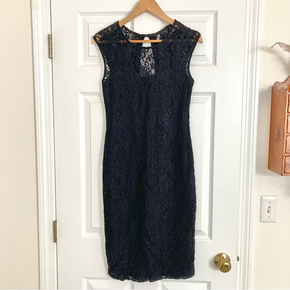 Black Lace Fitted Dress - M